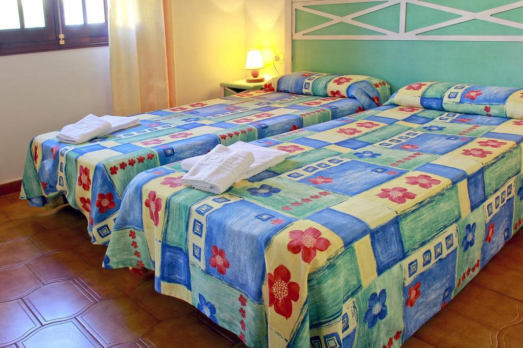 Apartamentos Son Bou Gardens By Menorcarentals Quarto foto